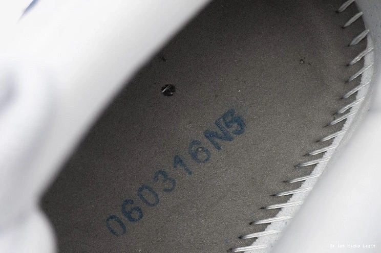 Blue Air Low Snakeskin 11 Jordan CD6846-102 0107